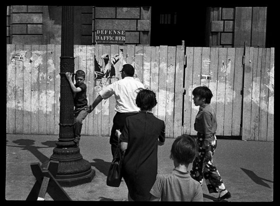 Family In The Street - Galerie Prints - Premium Photographic Prints