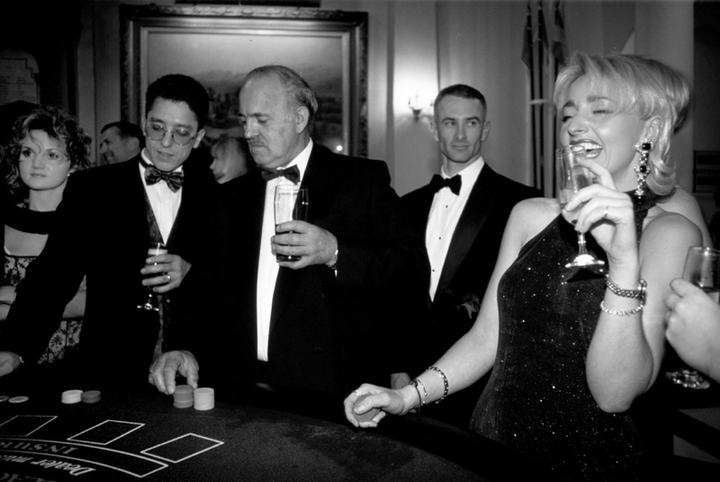 Hunt Ball Blackjack - Galerie Prints - Premium Photographic Prints